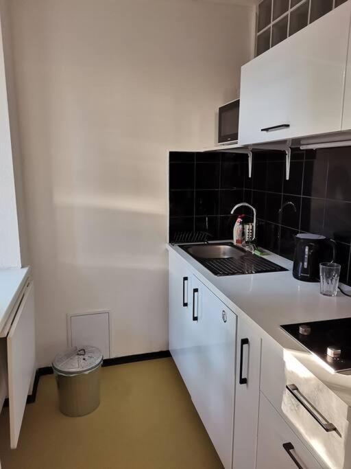 Cozy Studio In The City Centre Near Train Station Bratislava Exterior foto
